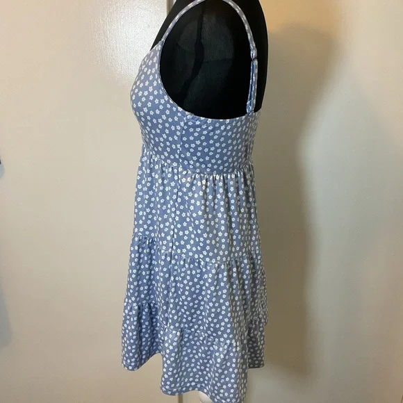 10. Hollister Blue and White Floral Sleeveless Mini Dress Size Small - Picture 7 of 9